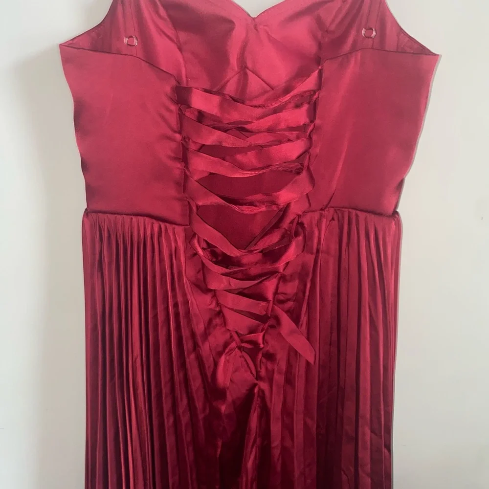 Elegant Burgundy Pleated Dress - Picture 8 of 11